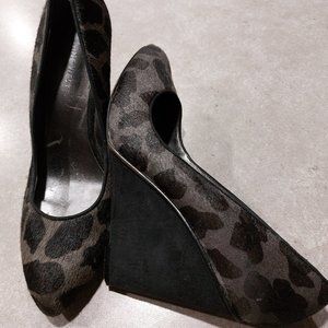 NINE WEST Women's Leopard Calf Hair Print Wedge - Grey & Black - Size 8M